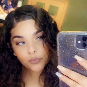 Meet your Posher, Leilani